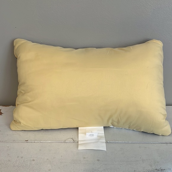 Accent pillow for bed or other area - Picture 4 of 7